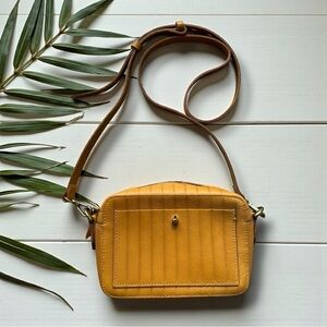Madewell Quilted Leather Camera Crossbody Bag – Golden Oak